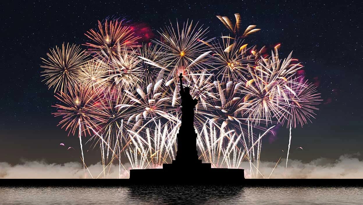 The Best U.S. Cities for 4th of July Fireworks — And How to Fly In Without the Chaos